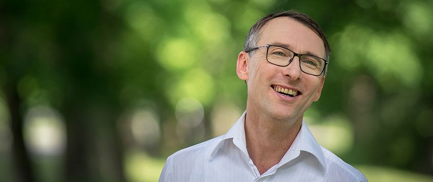 peter urbanec v parku